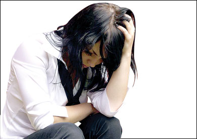 خلود: هدم زوجى بيتنا وشرد طفلينا لمجرد انه رآنى فى منامه بين احضان رجل آخر